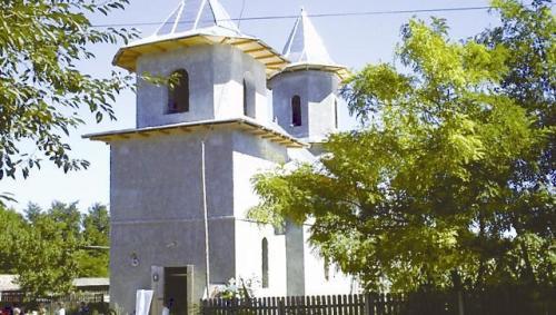 Biserica - vedere exterioară